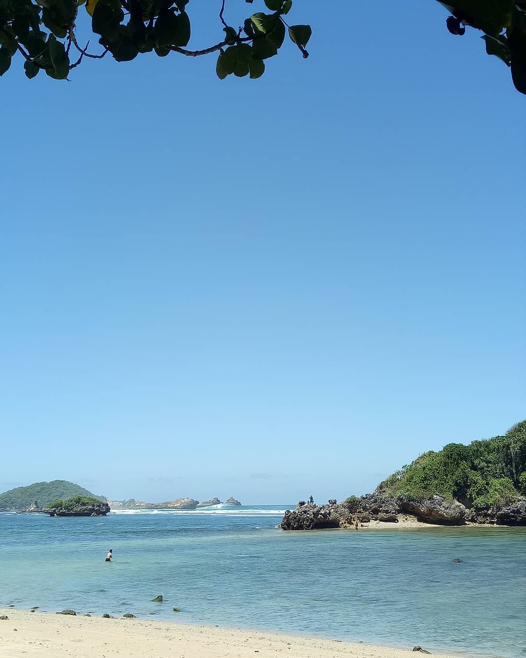 pantai banyu meneng malang